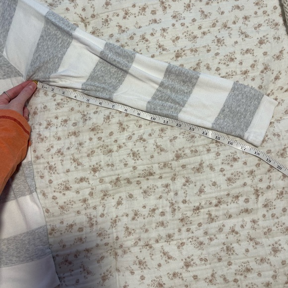 The Limited Long Sleeve Gray and White Tee - Picture 7 of 8